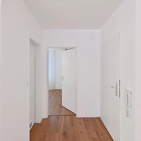 Chic And Spacious 2-room In Center * וופרטל