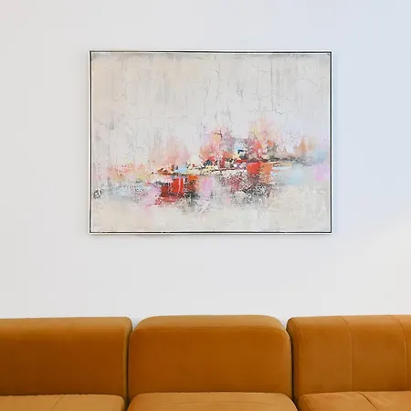 Chic And Spacious 2-room In Center דירה *