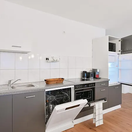 Appartamento Chic And Spacious 2-room In Center Wuppertal