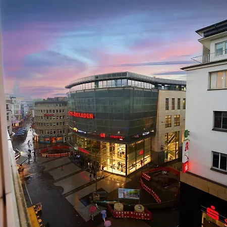 Chic And Spacious 2-room In Center