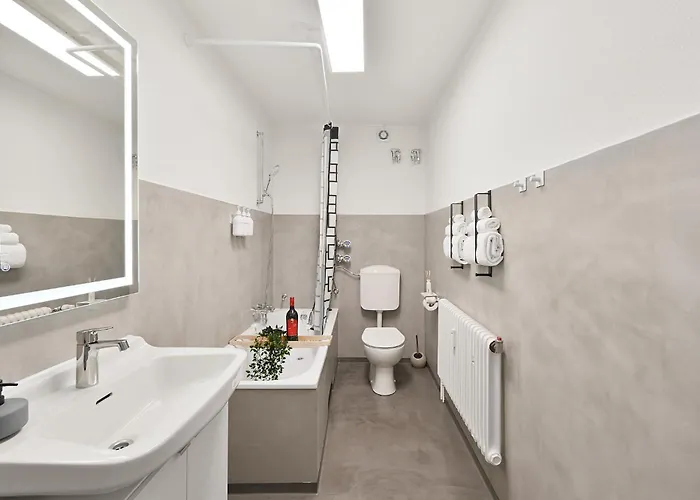 Chic And Spacious 2-room In Center Wuppertal