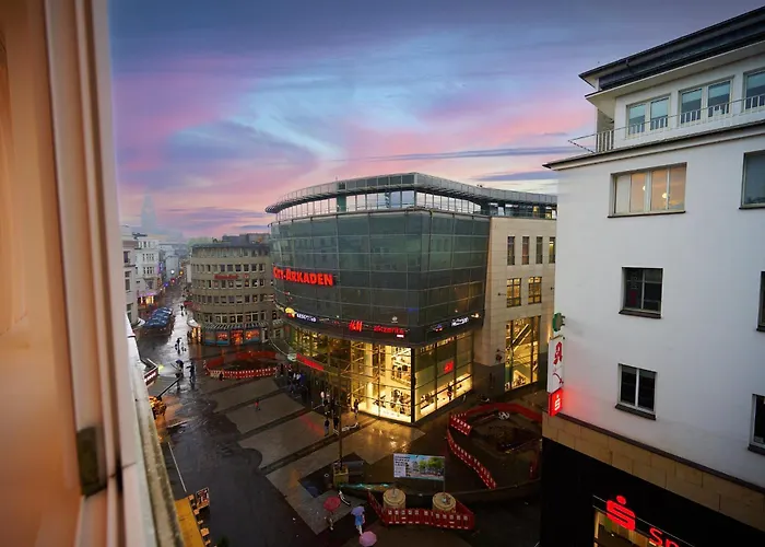 Chic And Spacious 2-room In Center